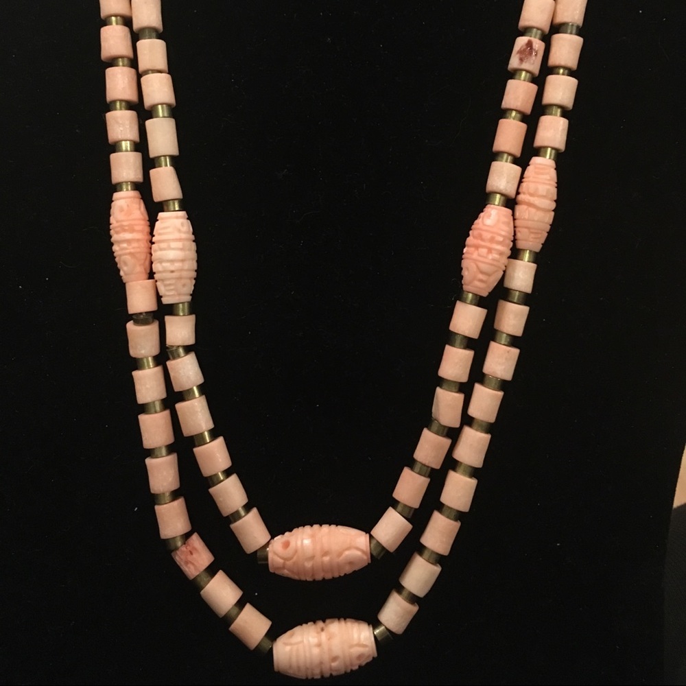 Vintage peach colored necklace